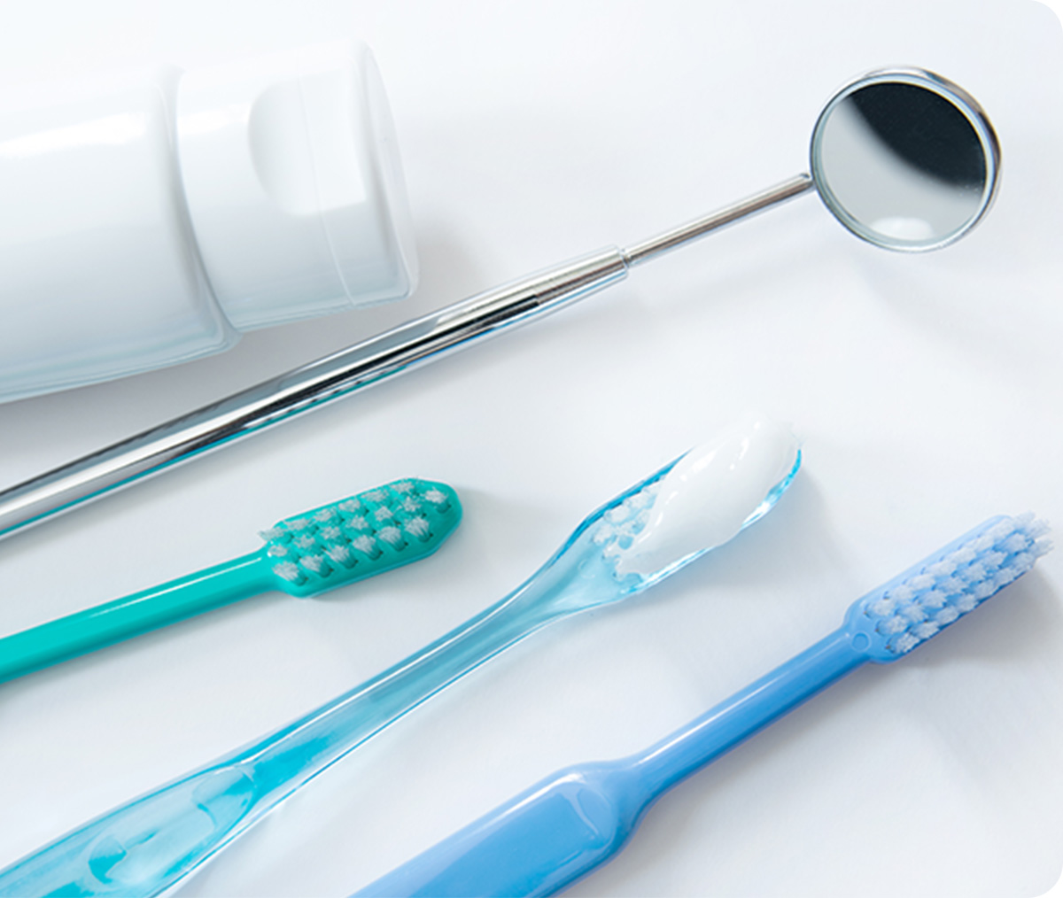 義歯が4つ並んでいる